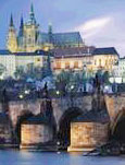 Il Ponte Carlo e il castello di Praga